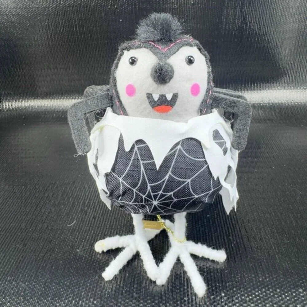 Target Hyde &‎ EEK Featherly Friends Fabric Bird 2024 With Tags Figure Skitter